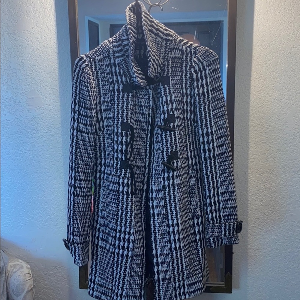 WOMENS SMALL SHORT TRENCH COAT